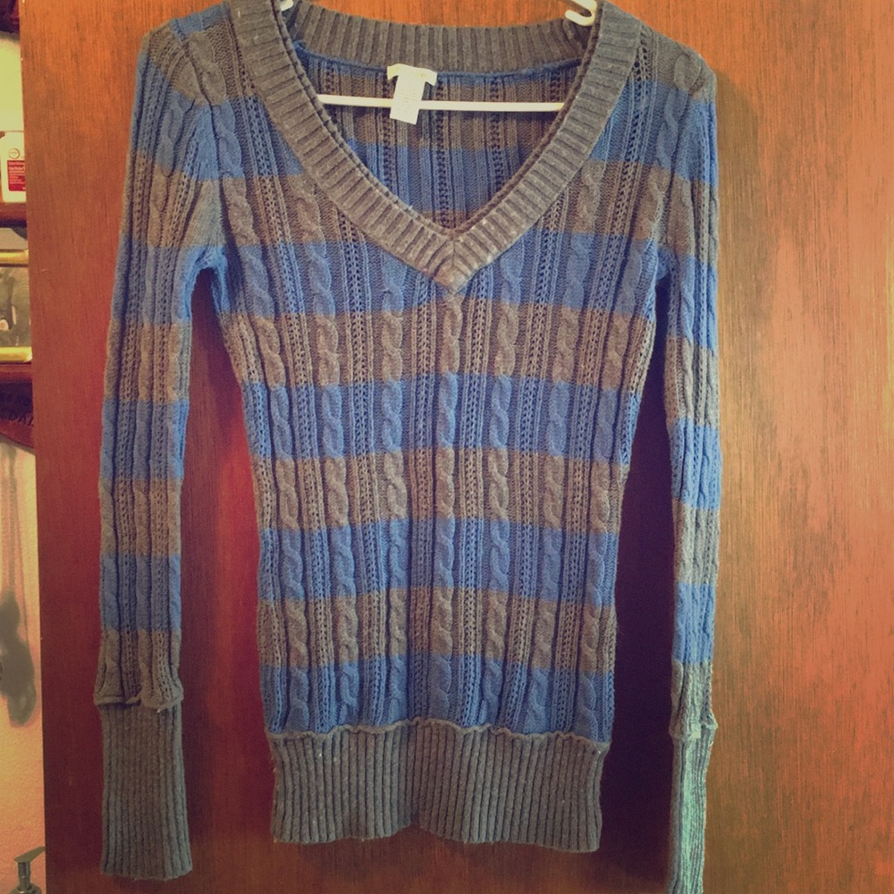 Maurice’s women’s sweater